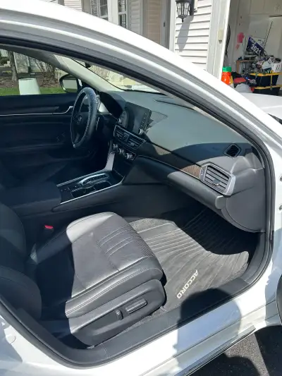 Interior detail — Honda Accord driver